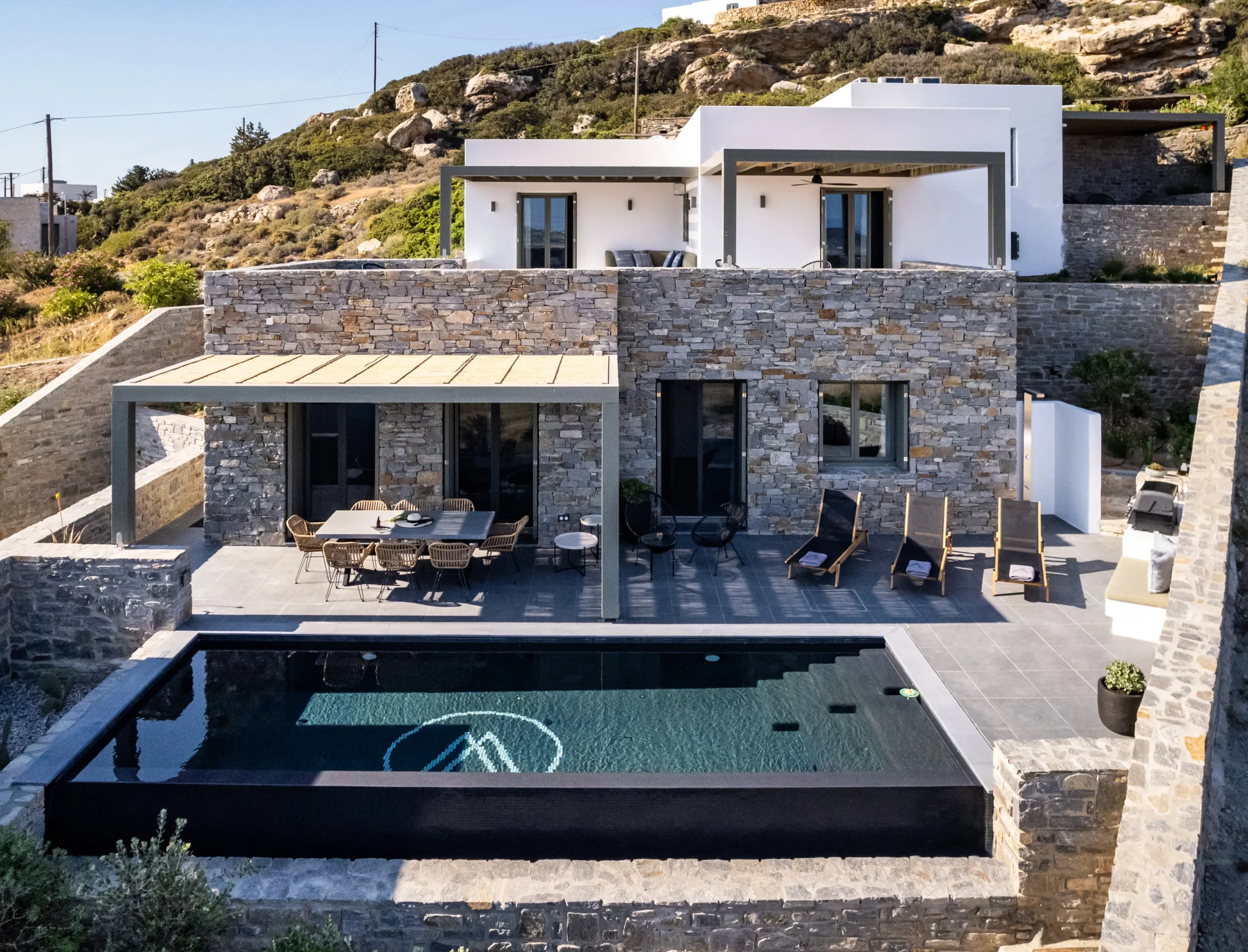 TWO DOUBLE-FLOOR VILLAS IN ISTERNI