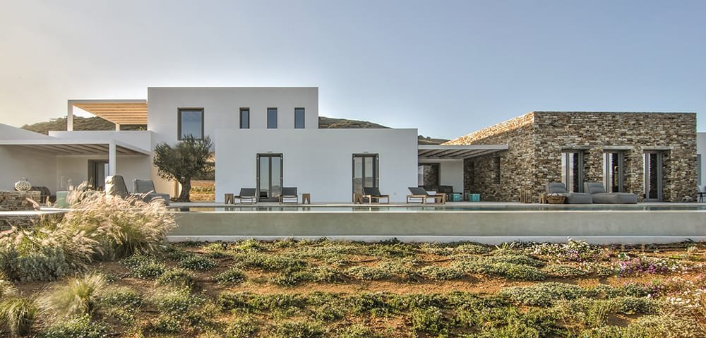 BEAUTIFUL VILLA IN ANTIPAROS